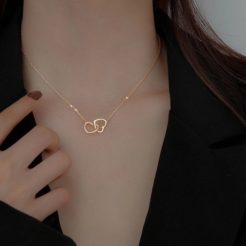 Fashion Heart-Shaped Hollow Titanium Steel Necklace Simple Clavicle Chain