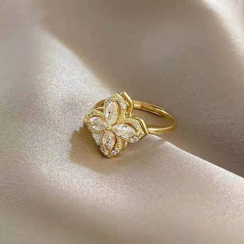 Rotating Four Leaf Flower Set